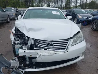 2010 Lexus ES with VIN JTHBK1EG0A2371565, listed as a IAAI auction lot 42011638 with 82,255 mi miles. Bid and sale history available at carsss.com. Image 13.