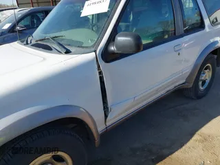 1997 Ford Explorer с VIN 1FMCU24X5VUD16929, выставлен на аукционе IAAI как лот 41984837 с пробегом 94 333 миль миль и . История ставок и продаж доступна на DreamBid. Изображение 14.
