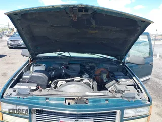 1997 GMC Suburban with VIN 1GKFK16R6VJ706590, listed as a IAAI auction lot 42194855 with 155,680 mi miles and . Bid and sale history available at DreamBid. Image 10.