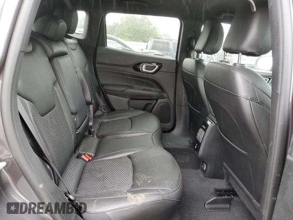 2024 Jeep Compass Latitude z VIN 3C4NJDBN8RT120485, wystawiony jako Copart lot #57960485 z przebiegiem 7 677 mil mil oraz Szkoda całkowita • Salvage title. Historia ofert i sprzedaży dostępna na DreamBid. Obrazek 11.