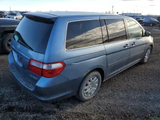 2006 Honda Odyssey LX with VIN 5FNRL38286B508295, listed as a Copart auction lot 46486555 with 352,003 mi miles and Salvage Title. Bid and sale history available at carsss.com. Image 3.