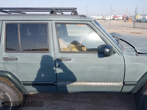 1997 Jeep Cherokee Country with VIN 1J4FT78S1VL522295, listed as a IAAI auction lot 42481630 with 340,239 mi miles and . Bid and sale history available at DreamBid. Image 14.