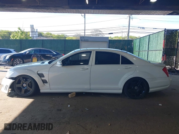 2008 Mercedes-Benz S 550 with VIN WDDNG86X88A230546, listed as a IAAI auction lot 42234138 with 130,028 mi miles and . Bid and sale history available at DreamBid. Image 14.