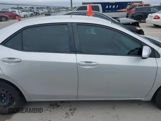 2018 Toyota Corolla L z VIN 5YFBURHE7JP822870, wystawiony jako IAAI lot #42318344 z przebiegiem 118 519 mil mil oraz . Historia ofert i sprzedaży dostępna na DreamBid. Obrazek 13.