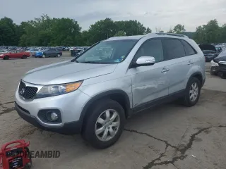 2012 Kia Sorento LX z VIN 5XYKTCA60CG258618, wystawiony jako Copart lot #60791785 z przebiegiem 230 127 mil mil oraz Szkoda całkowita • Salvage title. Historia ofert i sprzedaży dostępna na DreamBid. Obrazek 1.