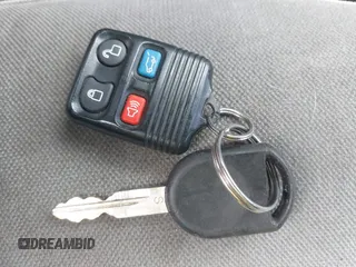 2005 Ford Explorer XLT с VIN 1FMZU73KX5UB12365, выставлен на аукционе IAAI как лот 42156806 с пробегом 151 706 миль миль и . История ставок и продаж доступна на DreamBid. Изображение 11.