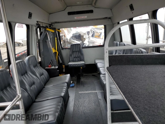 2006 Ford Econoline Commercial с VIN 1FDWE35L16DA28662, выставлен на аукционе Copart как лот 57047885 с пробегом 152 159 миль миль и Чистый • Clean title. История ставок и продаж доступна на DreamBid. Изображение 10.