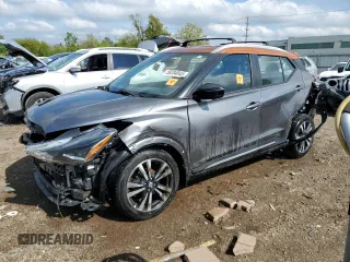 2019 Nissan Kicks S z VIN 3N1CP5CU4KL514642, wystawiony jako Copart lot #58204045 z przebiegiem 53 450 mil mil oraz Szkoda całkowita • Salvage title. Historia ofert i sprzedaży dostępna na DreamBid. Obrazek 1.