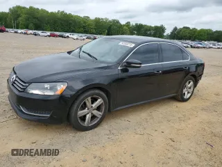 2013 Volkswagen Passat SE z VIN 1VWBH7A3XDC148855, wystawiony jako Copart lot #54300275 z przebiegiem 140 119 mil mil oraz Czysty tytuł • Clean title. Historia ofert i sprzedaży dostępna na DreamBid. Obrazek 1.