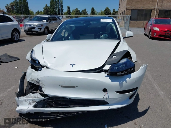 2023 Tesla Model 3 с VIN 5YJ3E1EAXPF568984, выставлен на аукционе IAAI как лот 42346535 с пробегом 32 242 миль миль и . История ставок и продаж доступна на DreamBid. Изображение 12.