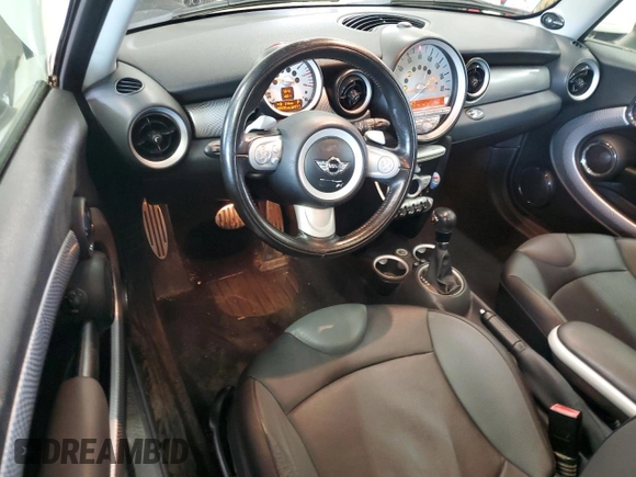 2010 MINI Hardtop S с VIN WMWMF7C53ATZ72835, выставлен на аукционе Copart как лот 57781635 с пробегом 78 931 миль миль и Чистый • Clean title. История ставок и продаж доступна на DreamBid. Изображение 8.