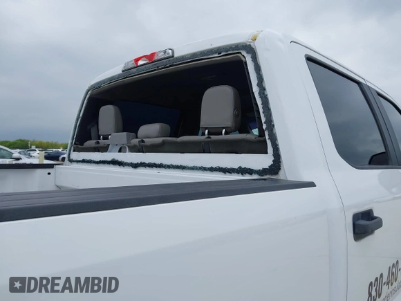 2018 Ford F-250 XL with VIN 1FT7W2B62JEB98479, listed as a IAAI auction lot 42062513 with 147,521 mi miles and . Bid and sale history available at DreamBid. Image 17.