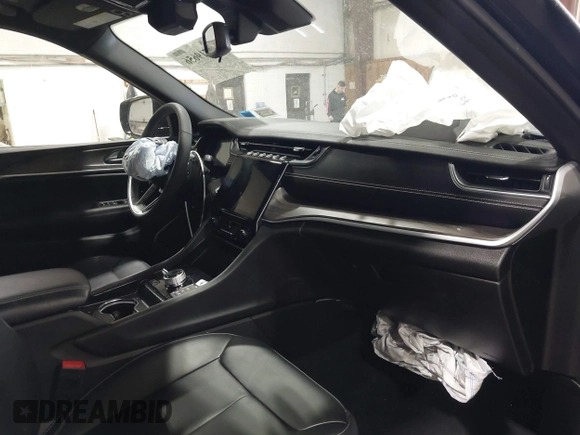 2024 Jeep Grand Cherokee с VIN 1C4RJYB65R8582910, выставлен на аукционе IAAI как лот 41719656 с пробегом 9 176 миль миль и . История ставок и продаж доступна на DreamBid. Изображение 19.
