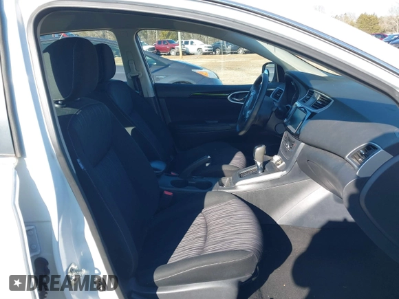2019 Nissan Sentra S z VIN 3N1AB7AP8KY379747, wystawiony jako IAAI lot #41376492 z przebiegiem 92 328 mil mil oraz . Historia ofert i sprzedaży dostępna na DreamBid. Obrazek 5.
