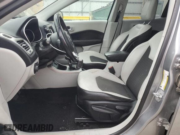 2019 Jeep Compass Latitude with VIN 3C4NJCBB1KT636757, listed as a Copart auction lot 56056115 with 81,847 mi miles and Salvage title. Bid and sale history available at DreamBid. Image 7.