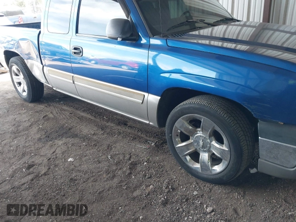 2003 Chevrolet Silverado 1500 with VIN 2GCEC19T731227114, listed as a IAAI auction lot 41858802 with 60,815 mi miles. Bid and sale history available at carsss.com. Image 6.