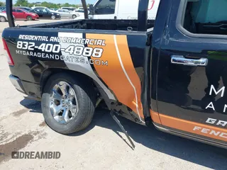 2022 Ram 1500 Big Horn z VIN 1C6RREBT9NN464360, wystawiony jako IAAI lot #42172422 z przebiegiem 29 450 mil mil oraz . Historia ofert i sprzedaży dostępna na DreamBid. Obrazek 11.