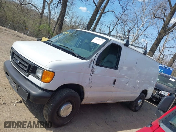 2004 Ford Econoline Cargo Commercial with VIN 1FTNE24W34HA52697, listed as a IAAI auction lot 41919725 with 107,931 mi miles and . Bid and sale history available at carsss.com. Image 14.