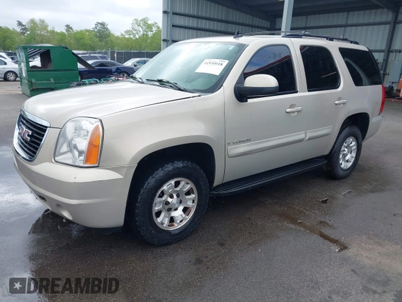 2007 GMC Yukon SLE w/3SA with VIN 1GKFC13C47J352715, listed as a IAAI auction lot 41930018 with 201,476 mi miles. Bid and sale history available at carsss.com. Image 2.