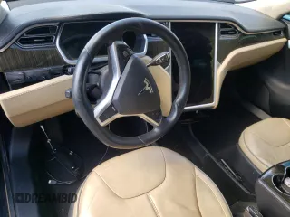 2013 Tesla Model S Performance с VIN 5YJSA1DP1DFP04055, выставлен на аукционе Copart как лот 57418615 с пробегом Не указан миль и Списание • Salvage title. История ставок и продаж доступна на DreamBid. Изображение 8.