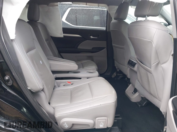 2019 Toyota Highlander SE with VIN 5TDJZRFH3KS732604, listed as a IAAI auction lot 41660910 with Not provided miles and . Bid and sale history available at DreamBid. Image 8.