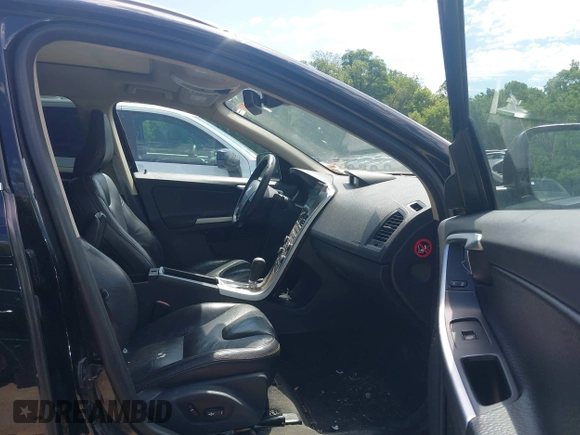 2010 Volvo XC60 3.0T z VIN YV4992DZ3A2030971, wystawiony jako IAAI lot #42336768 z przebiegiem 230 559 mil mil oraz . Historia ofert i sprzedaży dostępna na DreamBid. Obrazek 5.
