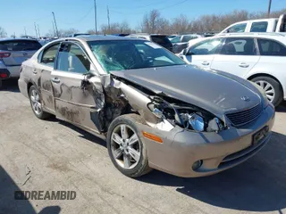 2005 Lexus ES 330 with VIN JTHBA30G155133489, listed as a IAAI auction lot 41892706 with 208,205 mi miles. Bid and sale history available at carsss.com. Image 1.