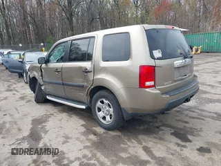 2011 Honda Pilot LX z VIN 5FNYF4H21BB103169, wystawiony jako IAAI lot #41957506 z przebiegiem 124 150 mil mil oraz . Historia ofert i sprzedaży dostępna na DreamBid. Obrazek 3.