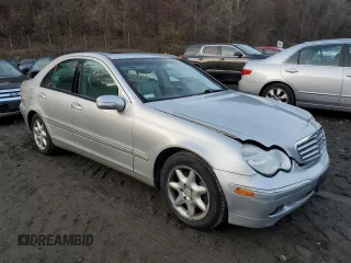 2003 Mercedes-Benz C 240 с VIN WDBRF81J63F401323, выставлен на аукционе Copart как лот 82829204 с пробегом 69 979 миль миль и Списание • Salvage title. История ставок и продаж доступна на DreamBid. Изображение 4.