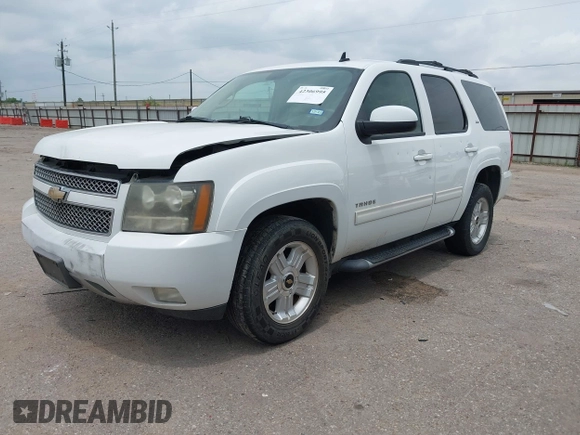2011 Chevrolet Tahoe LT z VIN 1GNSCBE07BR243556, wystawiony jako IAAI lot #42306995 z przebiegiem Nie podano mil oraz . Historia ofert i sprzedaży dostępna na DreamBid. Obrazek 17.