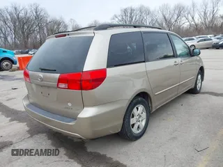 2004 Toyota Sienna CE with VIN 5TDZA23C94S043521, listed as a IAAI auction lot 41717330 with 369,802 mi miles. Bid and sale history available at carsss.com. Image 4.