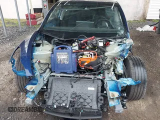2023 Tesla Model 3 z VIN 5YJ3E1EA9PF566224, wystawiony jako IAAI lot #42292218 z przebiegiem 22 730 mil mil oraz . Historia ofert i sprzedaży dostępna na DreamBid. Obrazek 6.