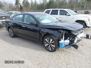 2019 Nissan Altima SL with VIN 1N4BL4EW2KC208389, listed as a IAAI auction lot 41263246 with 51,329 mi miles and . Bid and sale history available at carsss.com. Image 1.