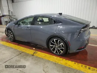 2024 Toyota Prius SE z VIN JTDACACU4R3034180, wystawiony jako Copart lot #46998625 z przebiegiem 5 288 mil mil oraz Szkoda całkowita • Salvage title. Historia ofert i sprzedaży dostępna na DreamBid. Obrazek 2.