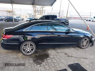 2014 Mercedes-Benz E 350 z VIN WDDKJ5KBXEF249207, wystawiony jako IAAI lot #41750638 z przebiegiem 86 960 mil mil oraz . Historia ofert i sprzedaży dostępna na DreamBid. Obrazek 13.