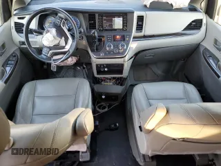 2018 Toyota Sienna XLE Auto Access Seat with VIN 5TDYZ3DC5JS961397, listed as a Copart auction lot 42735825 with 46,828 mi miles and Salvage Title. Bid and sale history available at carsss.com. Image 8.