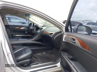 2015 Lincoln MKZ with VIN 3LN6L2G90FR616254, listed as a IAAI auction lot 42083112 with 191,803 mi miles. Bid and sale history available at carsss.com. Image 5.