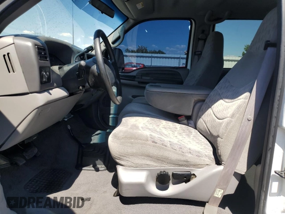 2000 Ford F-350 XL with VIN 3FTSW31F9YMA56877, listed as a Copart auction lot 62733624 with 120,595 mi miles and Salvage Title. Bid and sale history available at DreamBid. Image 7.