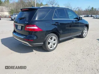 2015 Mercedes-Benz M ML 350 with VIN 4JGDA5HB3FA498372, listed as a IAAI auction lot 42097380 with 91,200 mi miles. Bid and sale history available at carsss.com. Image 4.