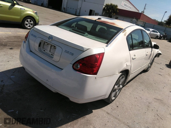 2005 Nissan Maxima 3.5 SL with VIN 1N4BA41E55C803907, listed as a IAAI auction lot 41475498 with 226,062 mi miles. Bid and sale history available at carsss.com. Image 4.