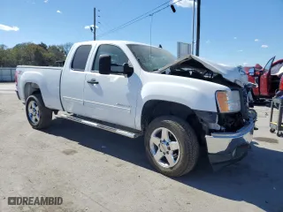 2013 GMC Sierra 2500HD SLE with VIN 1GT220CG8DZ395364, listed as a Copart auction lot 76258174 with 0 mi miles and Salvage Title. Bid and sale history available at carsss.com. Image 4.