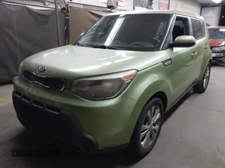 2015 Kia Soul + with VIN KNDJP3A58F7789042, listed as a IAAI auction lot 42004303 with 161,795 mi miles. Bid and sale history available at carsss.com. Image 2.