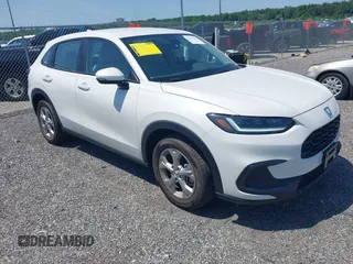 2025 Honda HR-V LX z VIN 3CZRZ2H33SM752115, wystawiony jako IAAI lot #42546362 z przebiegiem 1 336 mil mil oraz . Historia ofert i sprzedaży dostępna na DreamBid. Obrazek 1.