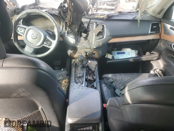 2016 Volvo XC90 T6 Inscription z VIN YV4A22PL4G1024751, wystawiony jako Copart lot #87073174 z przebiegiem Nie podano mil oraz Szkoda całkowita • Salvage title. Historia ofert i sprzedaży dostępna na DreamBid. Obrazek 8.