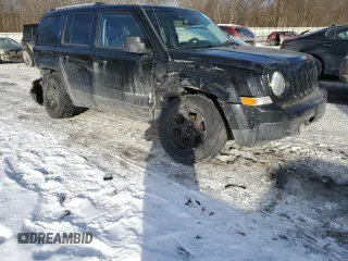 2015 Jeep Patriot Limited z VIN 1C4NJRCB2FD396695, wystawiony jako Copart lot #42388645 z przebiegiem 95 274 mil mil oraz Szkoda całkowita • Salvage title. Historia ofert i sprzedaży dostępna na DreamBid. Obrazek 4.
