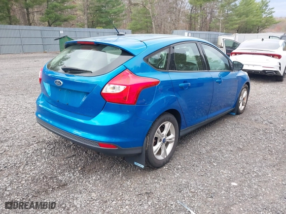 2012 Ford Focus SE with VIN 1FAHP3K23CL125307, listed as a IAAI auction lot 42056610 with 122,204 mi miles. Bid and sale history available at carsss.com. Image 4.