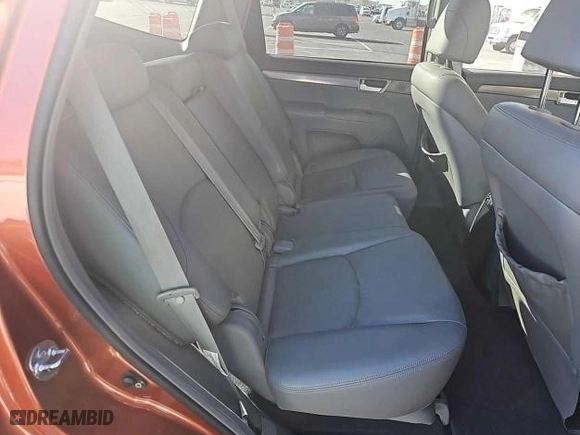 2009 Kia Borrego LX with VIN KNDJH741795016267, listed as a Copart auction lot 46004455 with 208,940 mi miles and Clean Title. Bid and sale history available at carsss.com. Image 6.