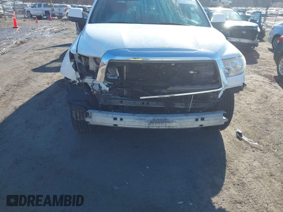 2013 Toyota Sequoia SR5 with VIN 5TDBW5G17DS086641, listed as a IAAI auction lot 41655162 with 210,828 mi miles. Bid and sale history available at carsss.com. Image 6.