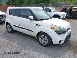 2012 Kia Soul with VIN KNDJT2A59C7439484, listed as a IAAI auction lot 42114087 with 142,933 mi miles. Bid and sale history available at carsss.com. Image 1.