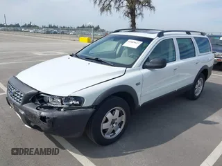2004 Volvo V70 XC70 with VIN YV1SZ59H541135280, listed as a IAAI auction lot 41689647 with 195,802 mi miles. Bid and sale history available at carsss.com. Image 2.